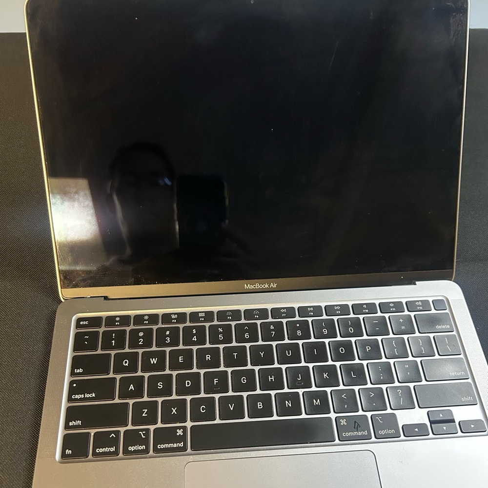 MacBook Air, Model A2179, Space Gray - Picture 2 of 4